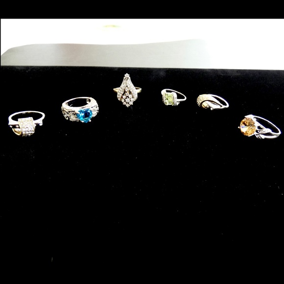 Group of Costume Jewelry Rings - Picture 2 of 11
